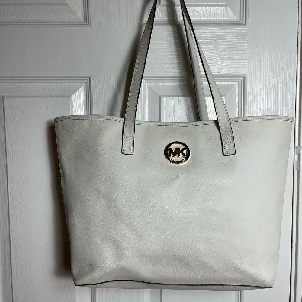 Michael Kors Jet Set Travel Tote Optic White Saffiano leather gold tone logo